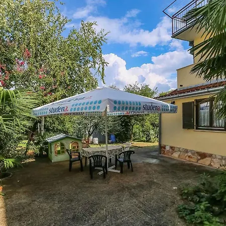 Apartment In Porec/istrien 10378 *